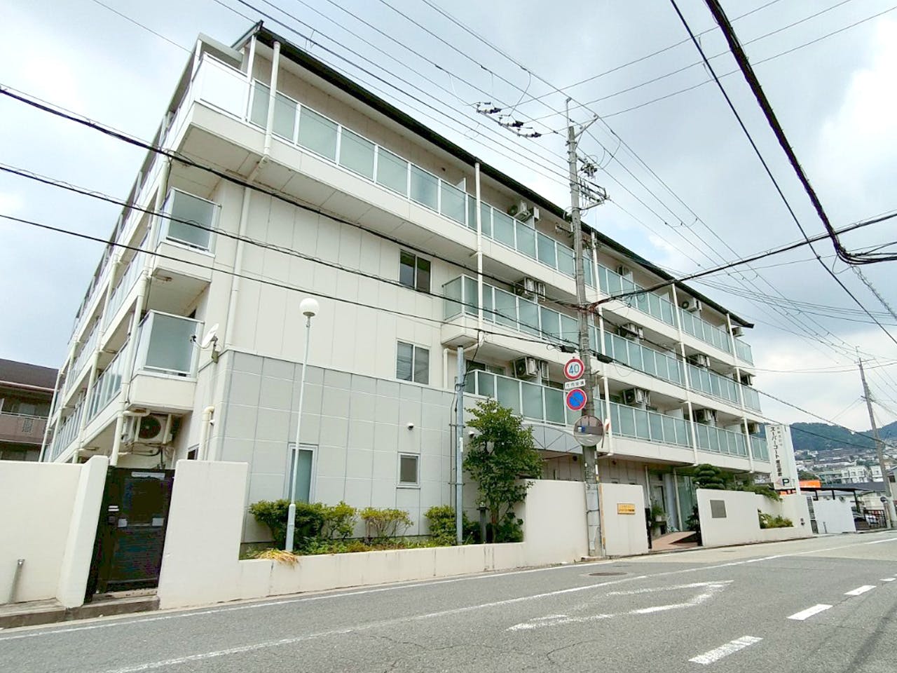 スーパー・コート南花屋敷 外観
