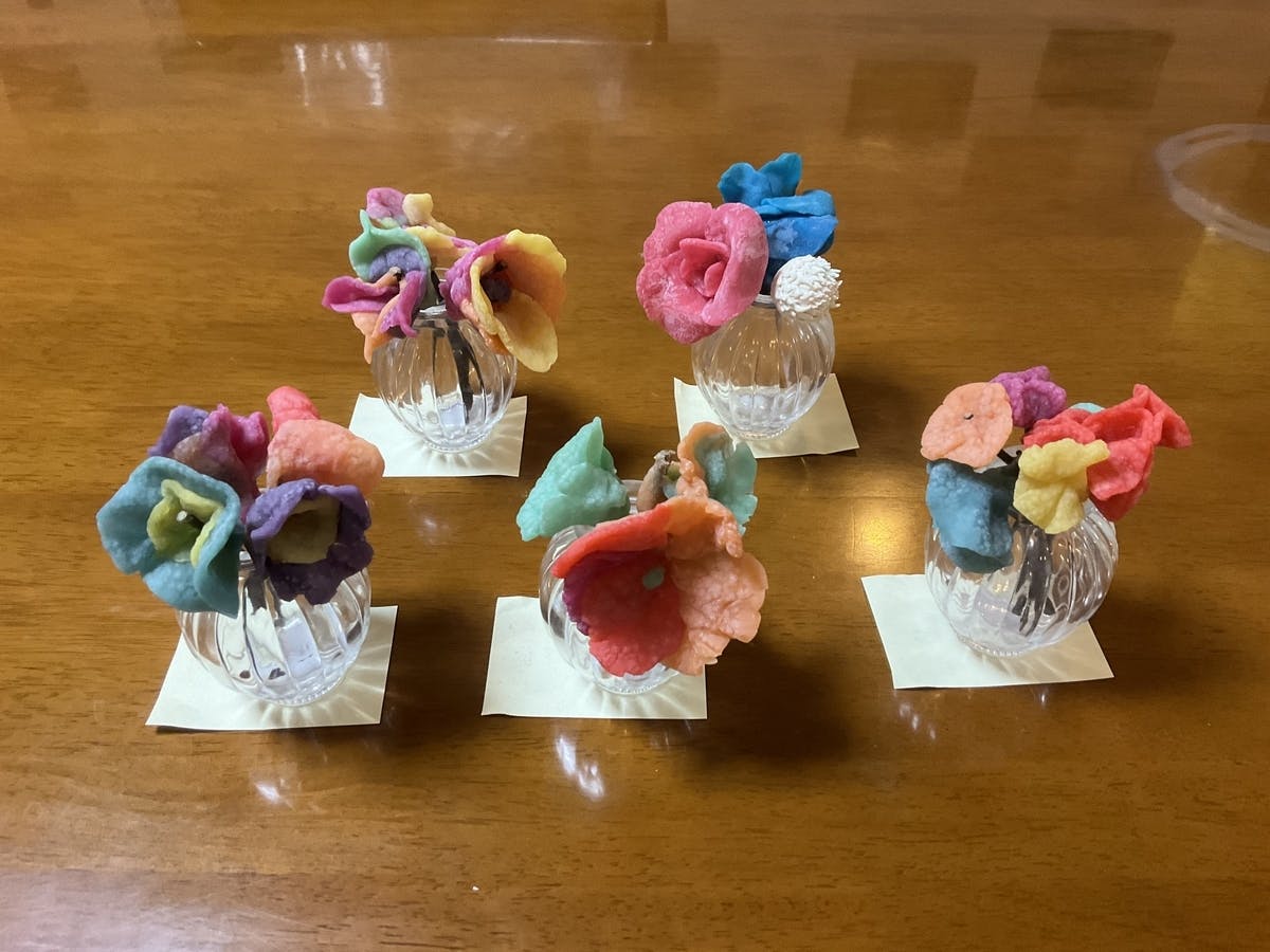 ハイムガーデン南大泉 紙粘土で花作り