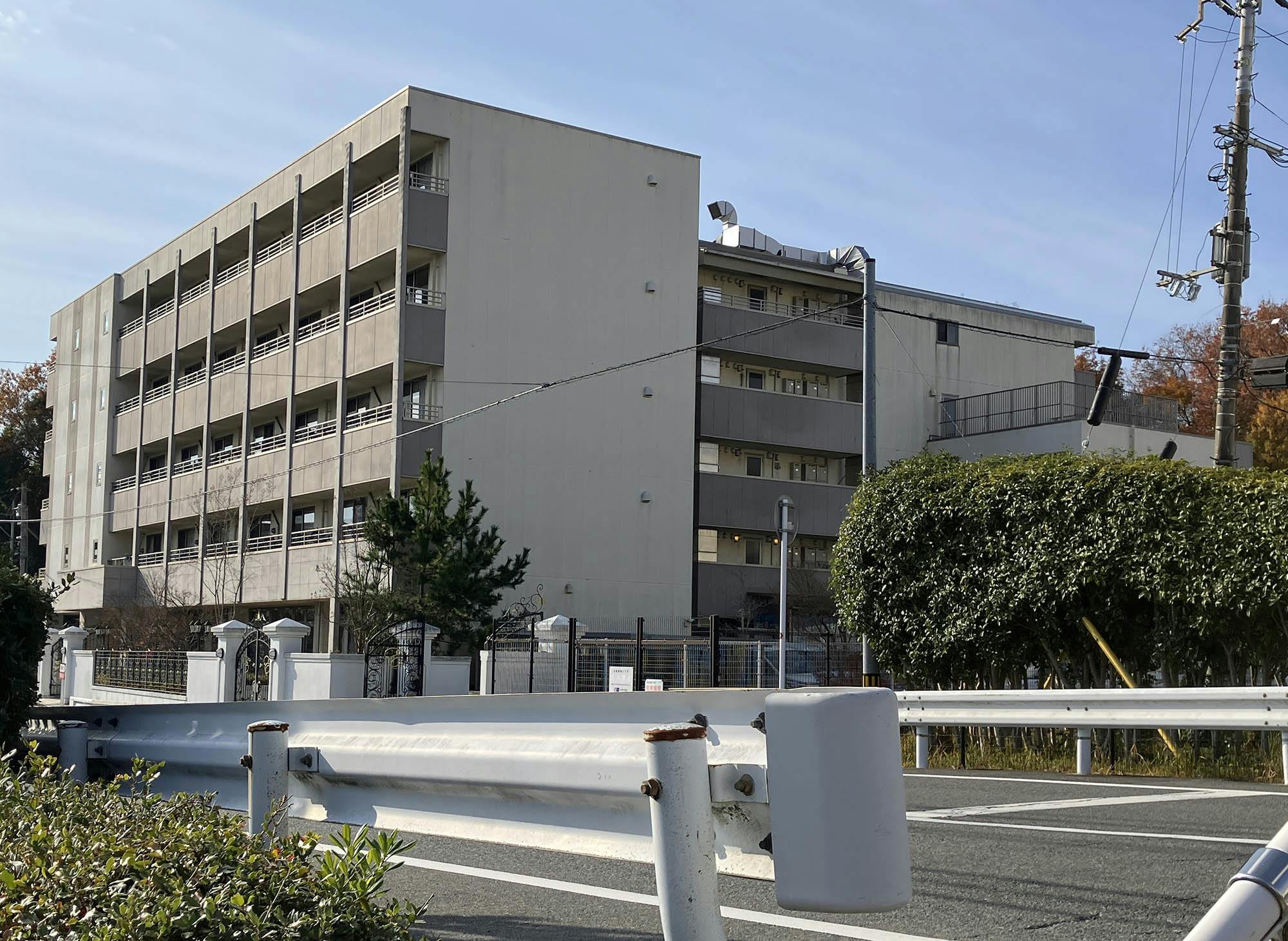 エリシオン学園前 外観