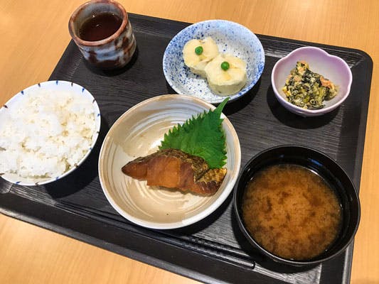 スワーヴ徳野南 通常食