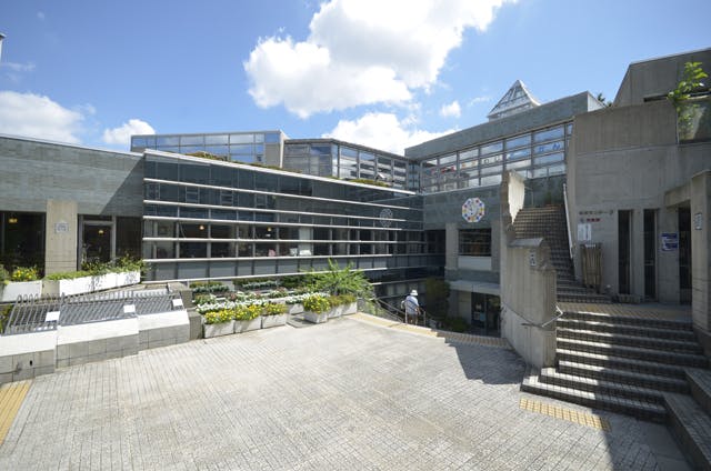 グランドマスト八幡山 区立上北沢図書館