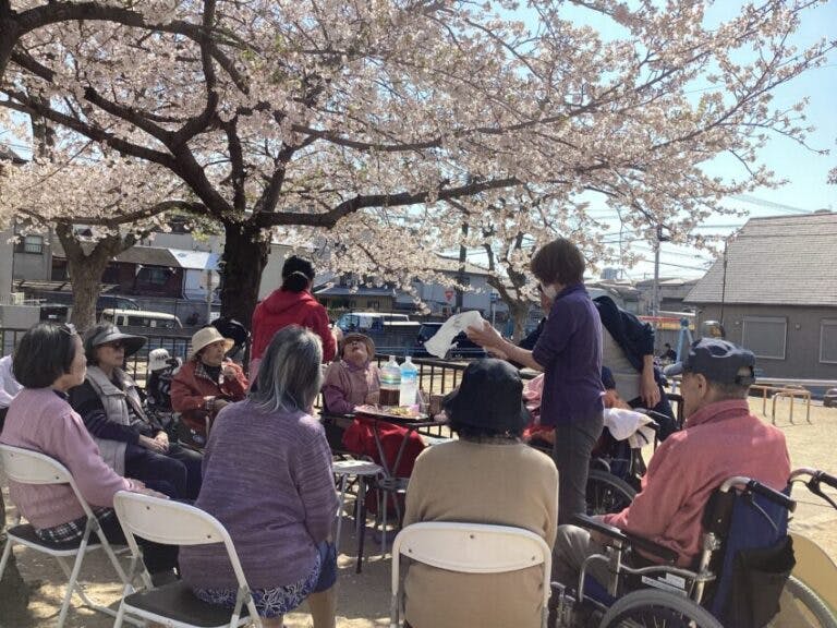 愛の家グループホーム大阪松 花見